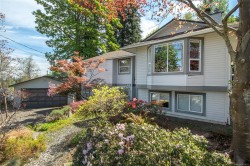 1861 Aspen Way Campbell River, BC V9W 6Y6