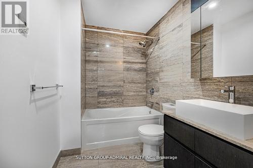 G20 - 18 Capreol Court, Toronto, ON - Indoor Photo Showing Bathroom