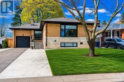 48 LLOYD MANOR ROAD Toronto, ON M9B 5H7