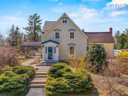 215 Conrads Road Hubbards, NS B0J 1T0