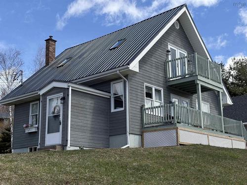10 Egerton Street  Trenton, NS B0K 1X0