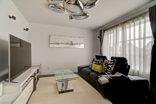 Salle familiale - 5950 Rue Castello, Brossard, QC - Indoor