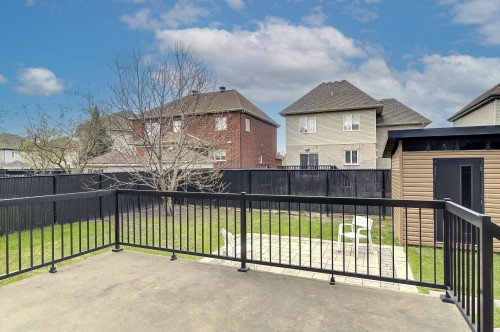 Cour - 5950 Rue Castello, Brossard, QC - Outdoor