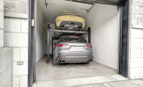 Garage - 5950 Rue Castello, Brossard, QC - Indoor Photo Showing Garage