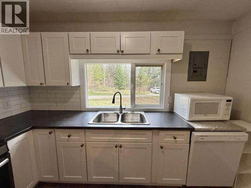 678 Dick Road, Quesnel, BC - Indoor Photo Showing Kitchen With Double Sink