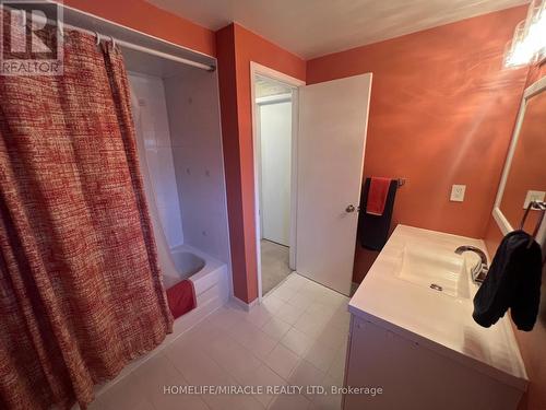 30 - 59 Kenninghall Boulevard, Mississauga, ON - Indoor Photo Showing Bathroom