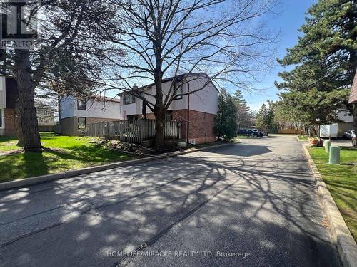 30 - 59 Kenninghall Boulevard, Mississauga, ON - Outdoor
