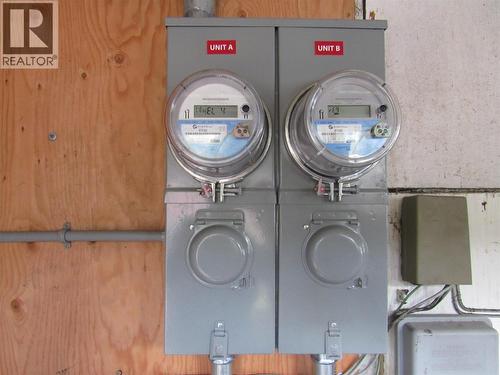 2565 3A Highway, Castlegar, BC - Indoor Photo Showing Laundry Room