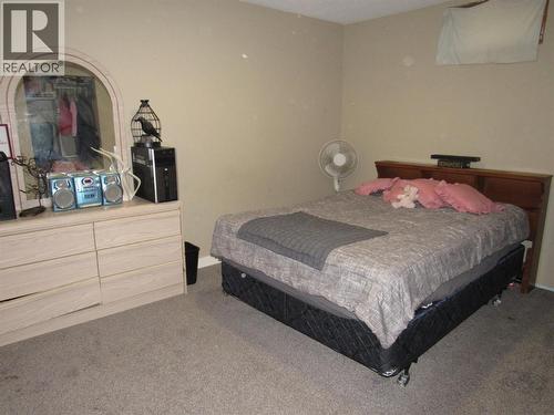 2565 3A Highway, Castlegar, BC - Indoor Photo Showing Bedroom