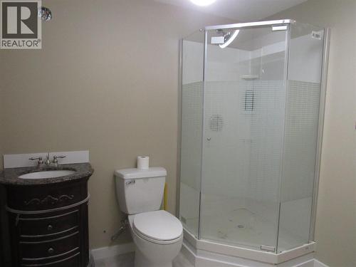 2565 3A Highway, Castlegar, BC - Indoor Photo Showing Bathroom