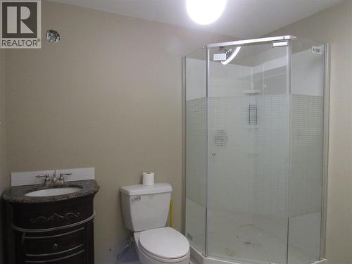 2565 3A Highway, Castlegar, BC - Indoor Photo Showing Bathroom