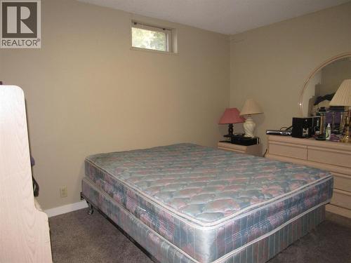 2565 3A Highway, Castlegar, BC - Indoor Photo Showing Bedroom