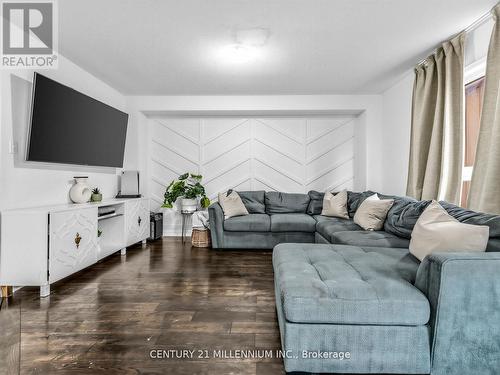 16 Albery Road, Brampton, ON - Indoor Photo Showing Living Room