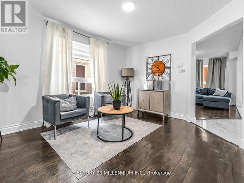 16 Albery Road, Brampton, ON - Indoor Photo Showing Living Room