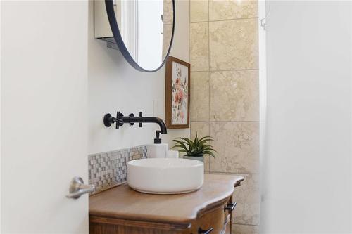 187 Dollard Boulevard, Winnipeg, MB - Indoor Photo Showing Bathroom