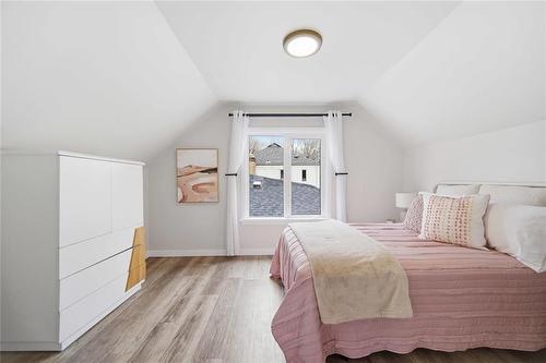 187 Dollard Boulevard, Winnipeg, MB - Indoor Photo Showing Bedroom