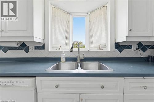 516 Mud Street E, Hamilton, ON - Indoor Photo Showing Kitchen With Double Sink