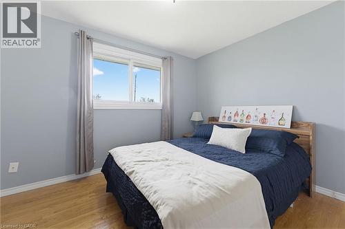 516 Mud Street E, Hamilton, ON - Indoor Photo Showing Bedroom