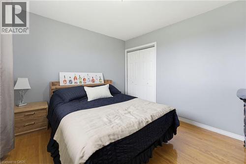 516 Mud Street E, Hamilton, ON - Indoor Photo Showing Bedroom