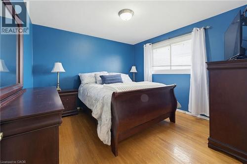 516 Mud Street E, Hamilton, ON - Indoor Photo Showing Bedroom