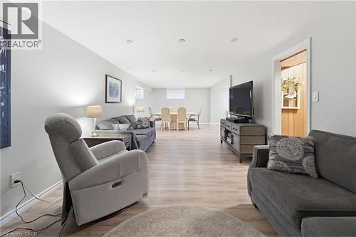 516 Mud Street E, Hamilton, ON - Indoor Photo Showing Living Room