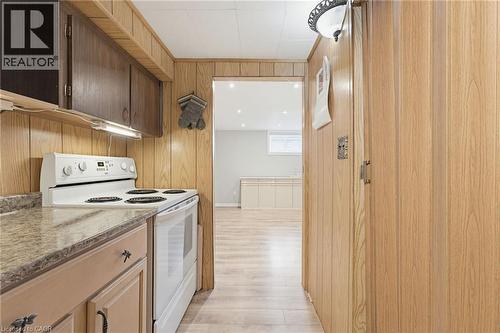 516 Mud Street E, Hamilton, ON - Indoor Photo Showing Kitchen