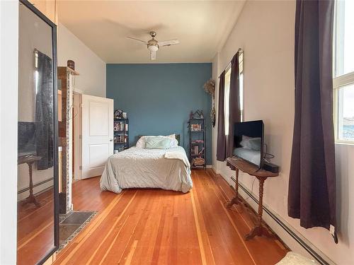 141 Main Street, Rivers, MB - Indoor Photo Showing Bedroom