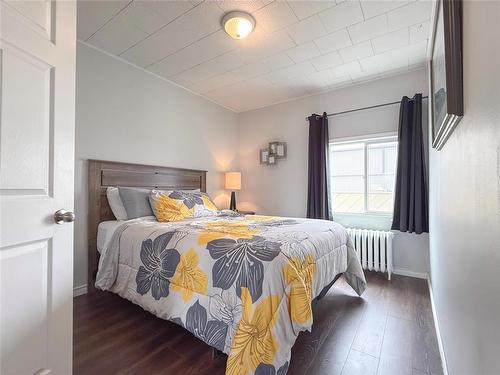 141 Main Street, Rivers, MB - Indoor Photo Showing Bedroom
