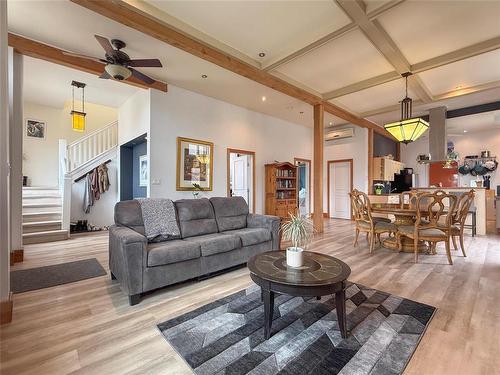 141 Main Street, Rivers, MB - Indoor Photo Showing Living Room