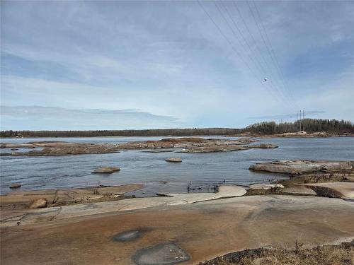 32 Granite Point Road, Great Falls, MB 