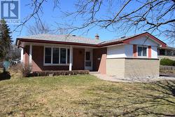 8 WALDEN CIRCLE Belleville (Belleville Ward), ON K8P 2C3