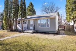 480 Burrin Avenue  Winnipeg, MB R2V 1G4