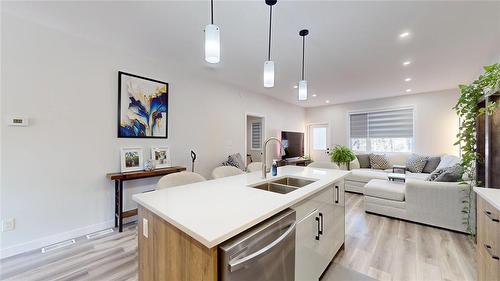 624 Magnan Street, Winnipeg, MB - Indoor Photo Showing Other Room
