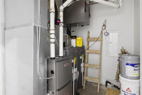 mechanical room - 624 Magnan Street, Winnipeg, MB - Indoor Photo Showing Basement