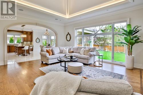 1511 Broadmoor Avenue, Mississauga, ON - Indoor Photo Showing Living Room