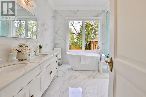 1511 Broadmoor Avenue, Mississauga, ON - Indoor Photo Showing Bathroom