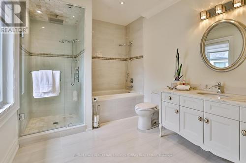 1511 Broadmoor Avenue, Mississauga, ON - Indoor Photo Showing Bathroom