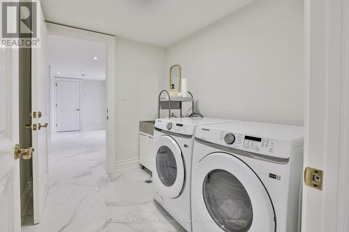 1511 Broadmoor Avenue, Mississauga, ON - Indoor Photo Showing Laundry Room