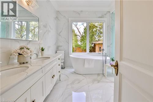 1511 Broadmoor Avenue, Mississauga, ON - Indoor Photo Showing Bathroom