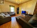 305 3Rd Avenue Ne, Swift Current, SK  - Indoor Photo Showing Living Room 