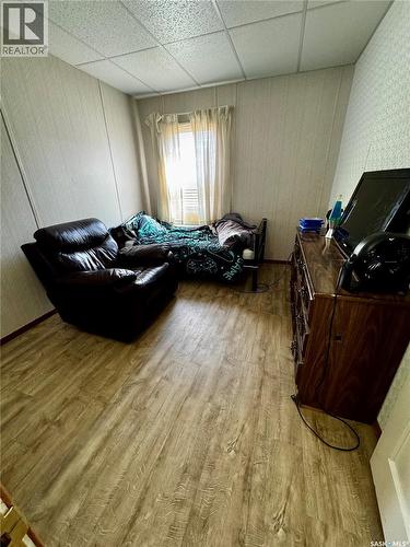 305 3Rd Avenue Ne, Swift Current, SK - Indoor Photo Showing Bedroom