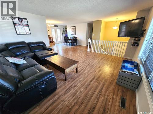 1330 8Th Street, Estevan, SK - Indoor Photo Showing Living Room