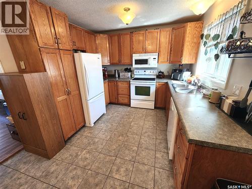 1330 8Th Street, Estevan, SK - Indoor Photo Showing Kitchen With Double Sink