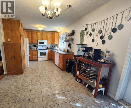 1330 8Th Street, Estevan, SK - Indoor Photo Showing Kitchen