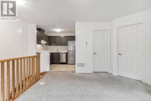 B - 526 White'S Hill Avenue, Markham, ON - Indoor Photo Showing Kitchen