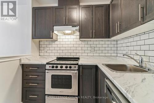 B - 526 White'S Hill Avenue, Markham, ON - Indoor Photo Showing Kitchen