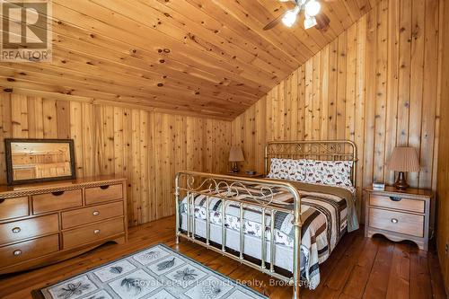 753 Concession 19 Road W, Tiny, ON - Indoor Photo Showing Bedroom