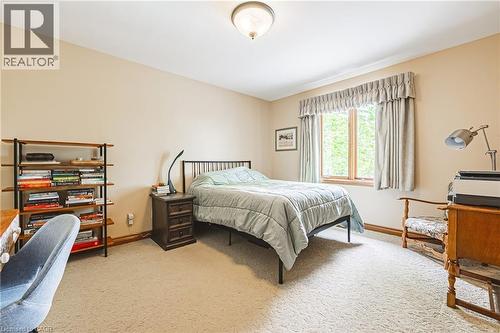 1960 Cream Street, Pelham, ON - Indoor Photo Showing Bedroom