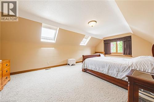 1960 Cream Street, Pelham, ON - Indoor Photo Showing Bedroom