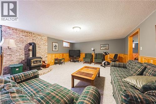 1960 Cream Street, Pelham, ON - Indoor Photo Showing Living Room With Fireplace